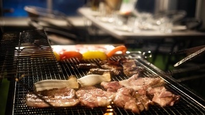 錦衣夜行(금의야행)은 비단 옷을 입고 밤길을 가다. 현대적 풀이